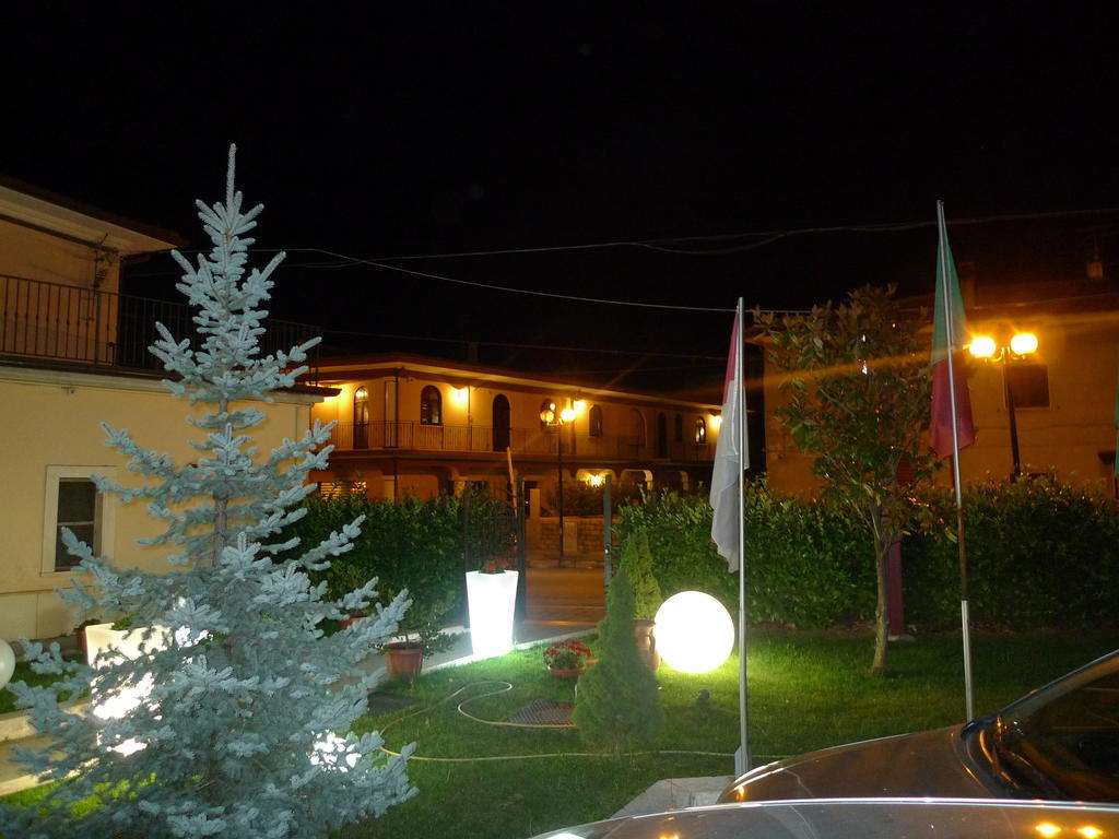Hotel De Meis Capistrello Exterior photo