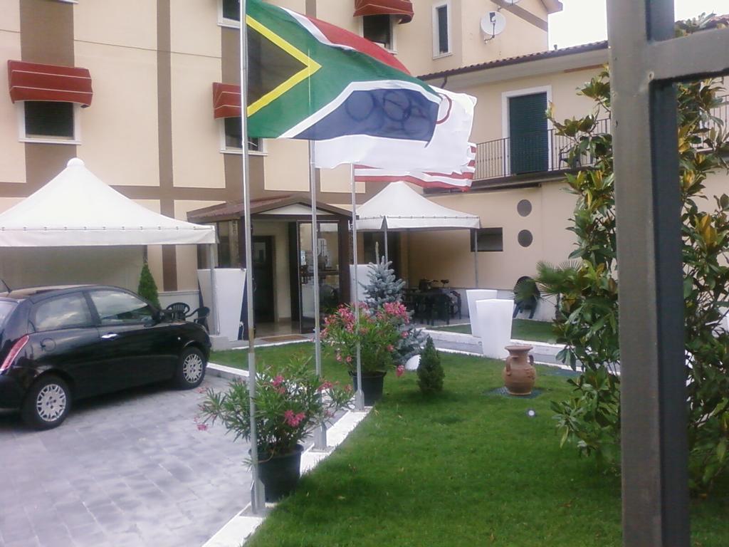 Hotel De Meis Capistrello Exterior photo
