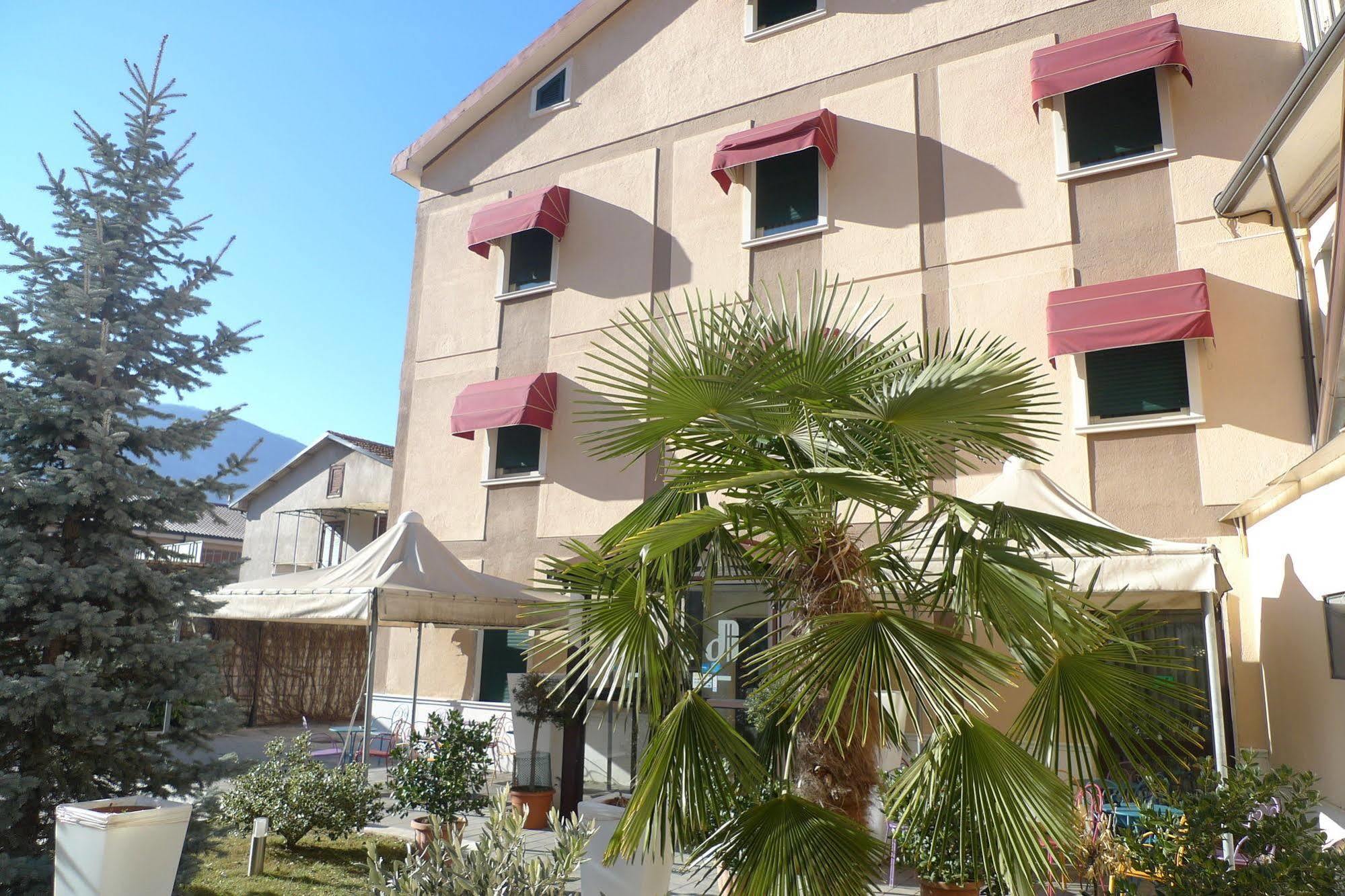 Hotel De Meis Capistrello Exterior photo