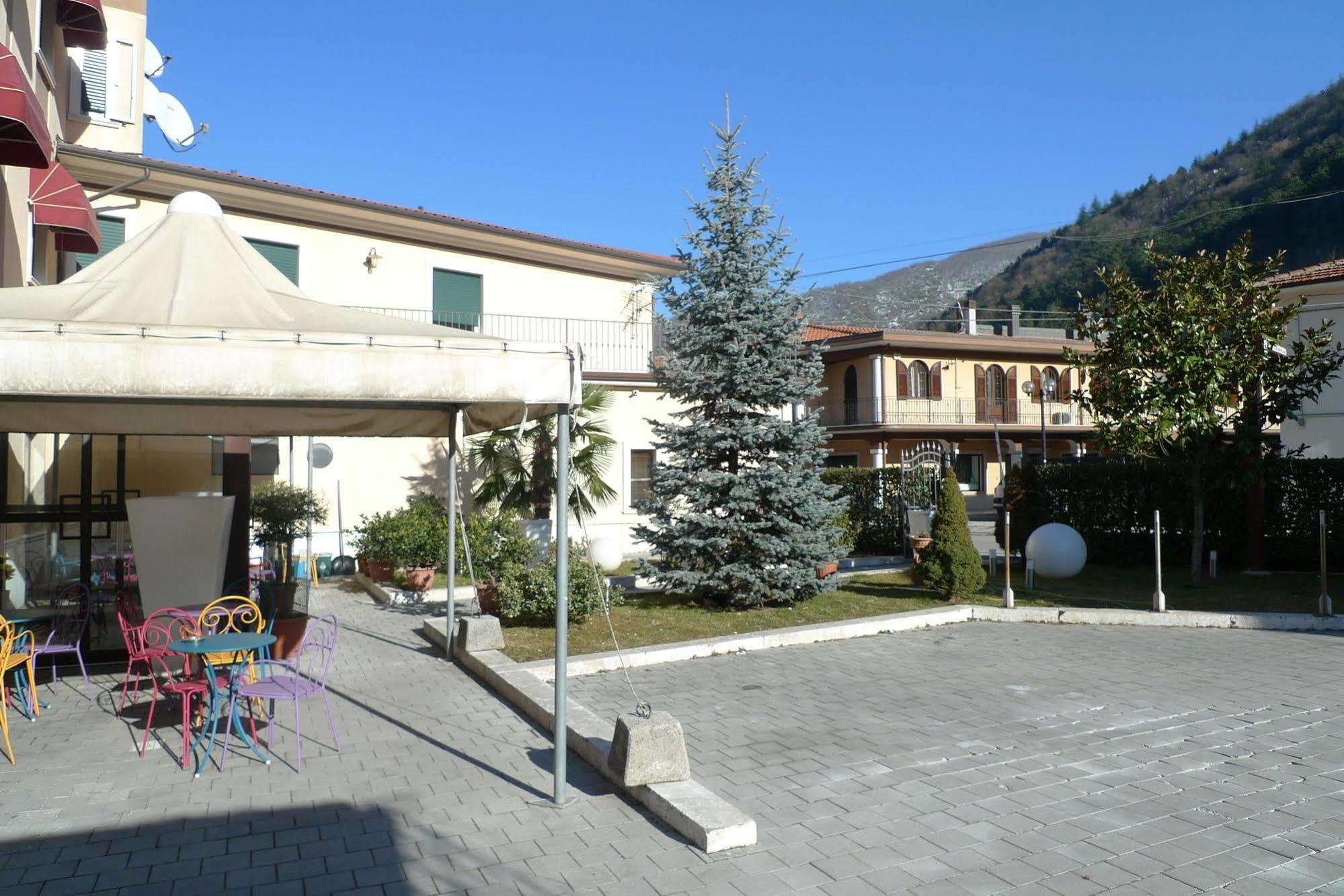 Hotel De Meis Capistrello Exterior photo